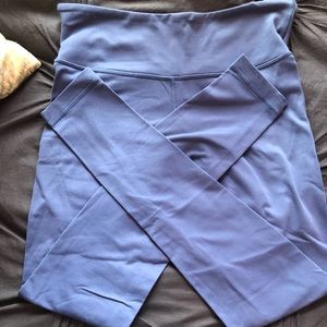 Lululemon Wunder Under leggings size 6
